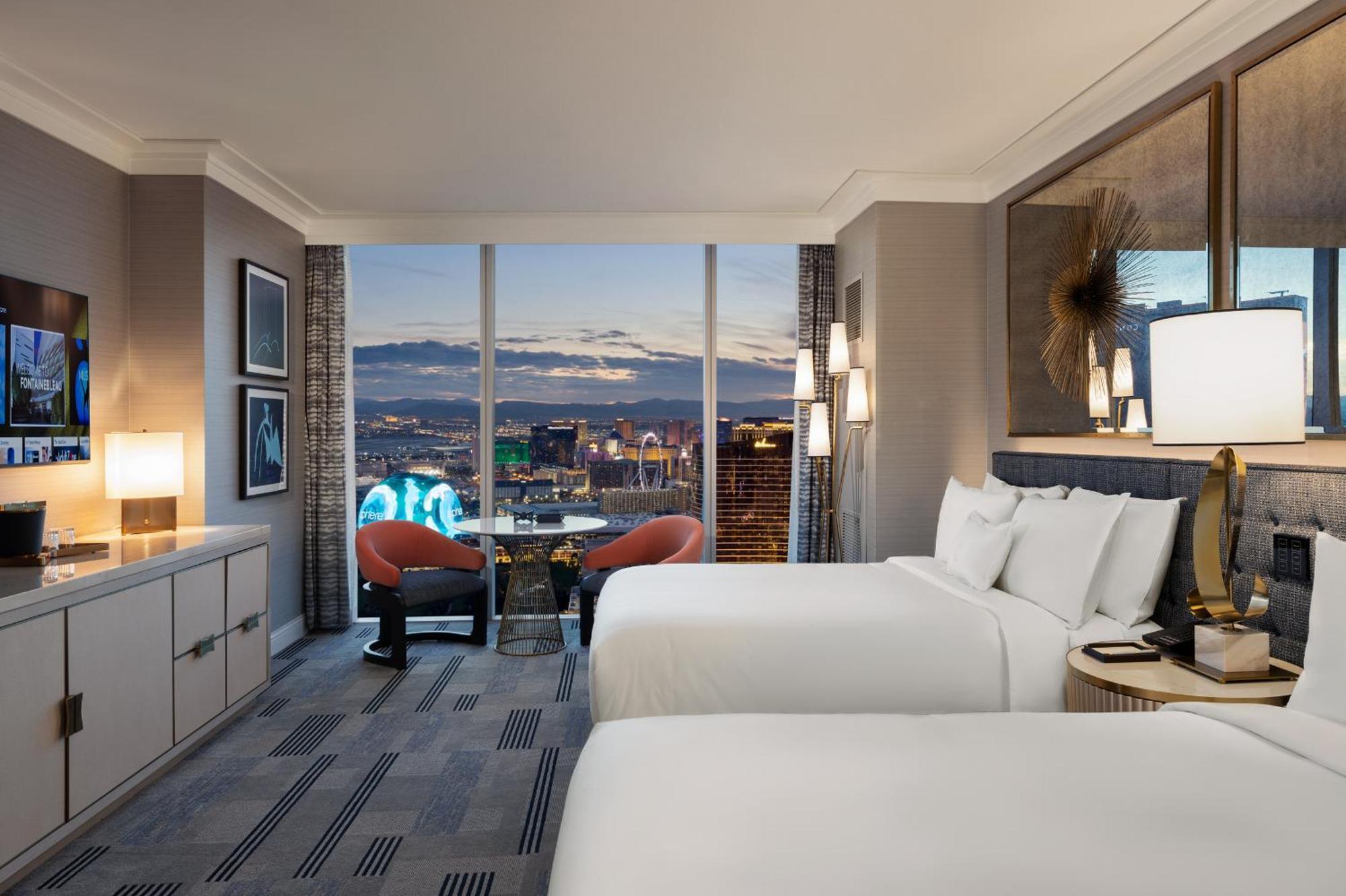Fontainebleau Las Vegas Exterior foto A guest room at the Hilton Grand Vacations at Resorts