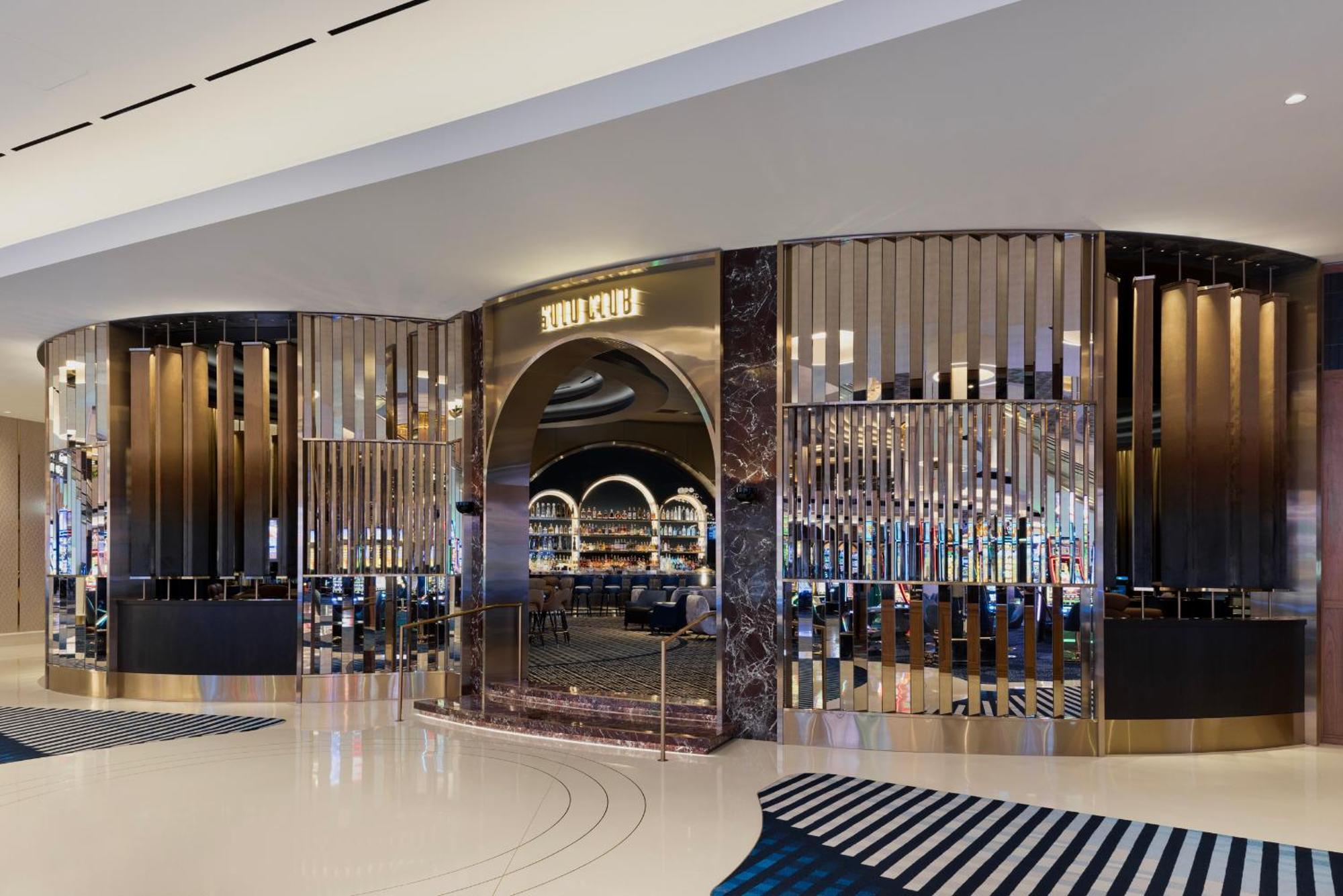 Fontainebleau Las Vegas Exterior foto The entrance to the store in the Wynn Las Vegas